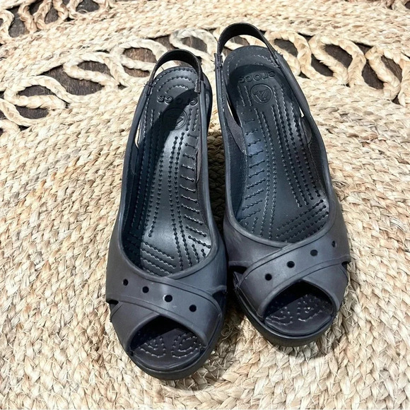 Crocs Womens 8 Farrah Slingback Wedge Heels Peep Toe Sandals Brown Croslite - Picture 2 of 6